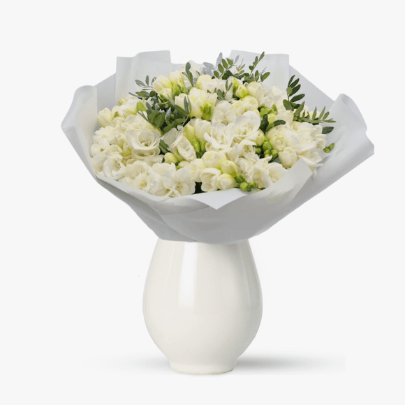 Buchet de 45 frezii albe