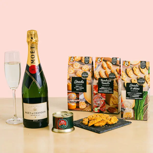 Champagne & Savory Delights - | Livrare Flori Județul Călărași