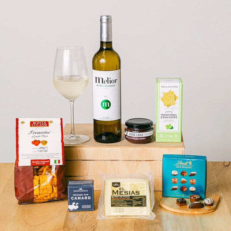 Delicate Collection - Verdejo and Premium Snacks - | Livrare Flori Județul Călărași