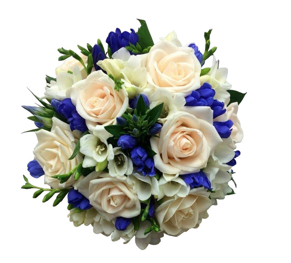 Buchet Mireasa Gentiana Si Trandafiri Crem