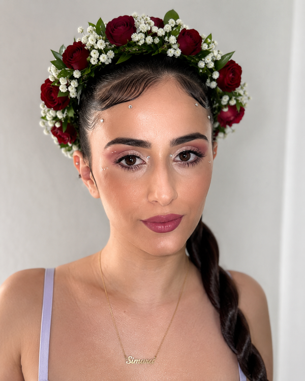Coroniță cu Trandafiri Roșii și Floarea Miresei