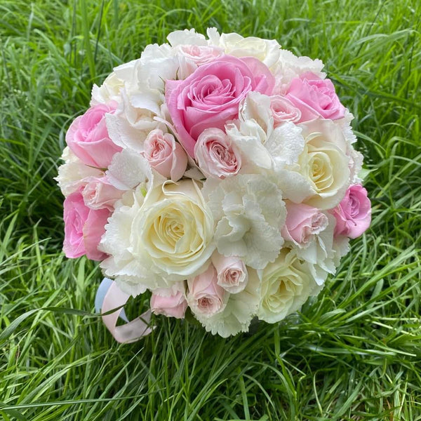Buchet Cununie Hortensie Alba Si Trandafiri Roz