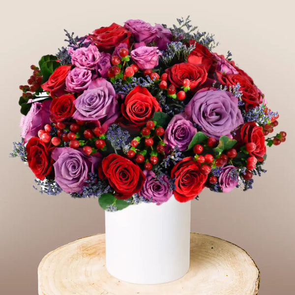 Buchet Cu Trandafiri Și Hypericum